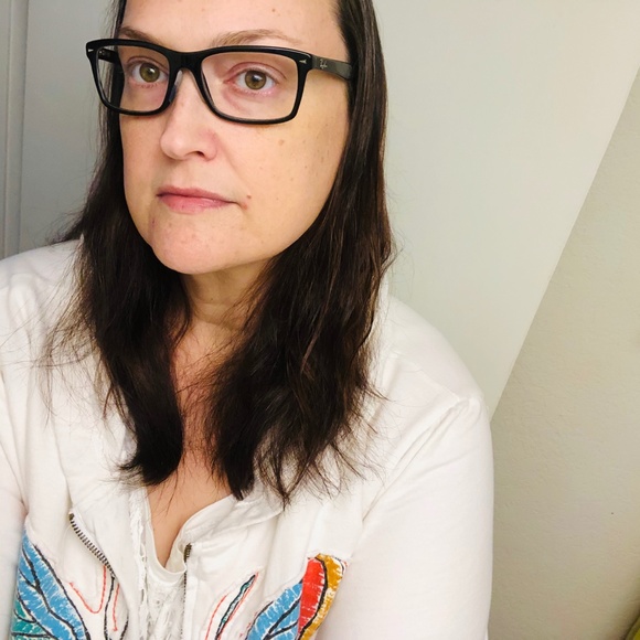 i'm libby and i sell jeans. - Picture 4 of 5